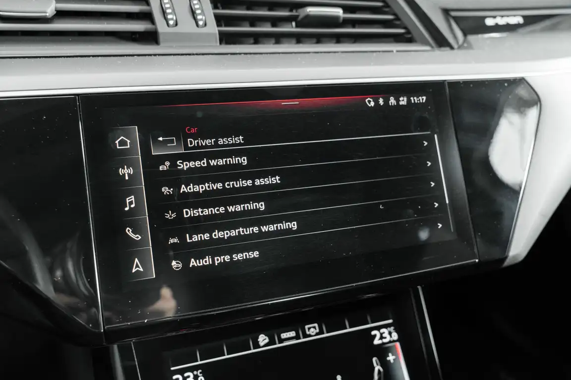 AUDI E-TRON
