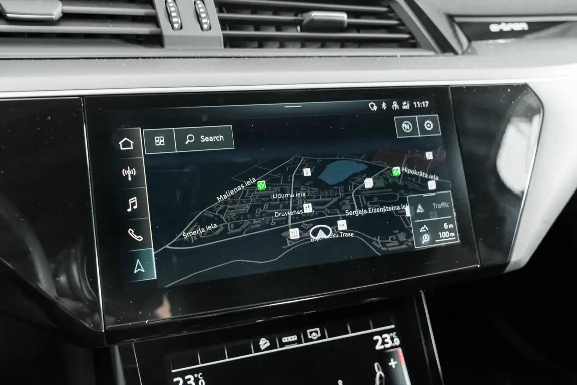 AUDI E-TRON