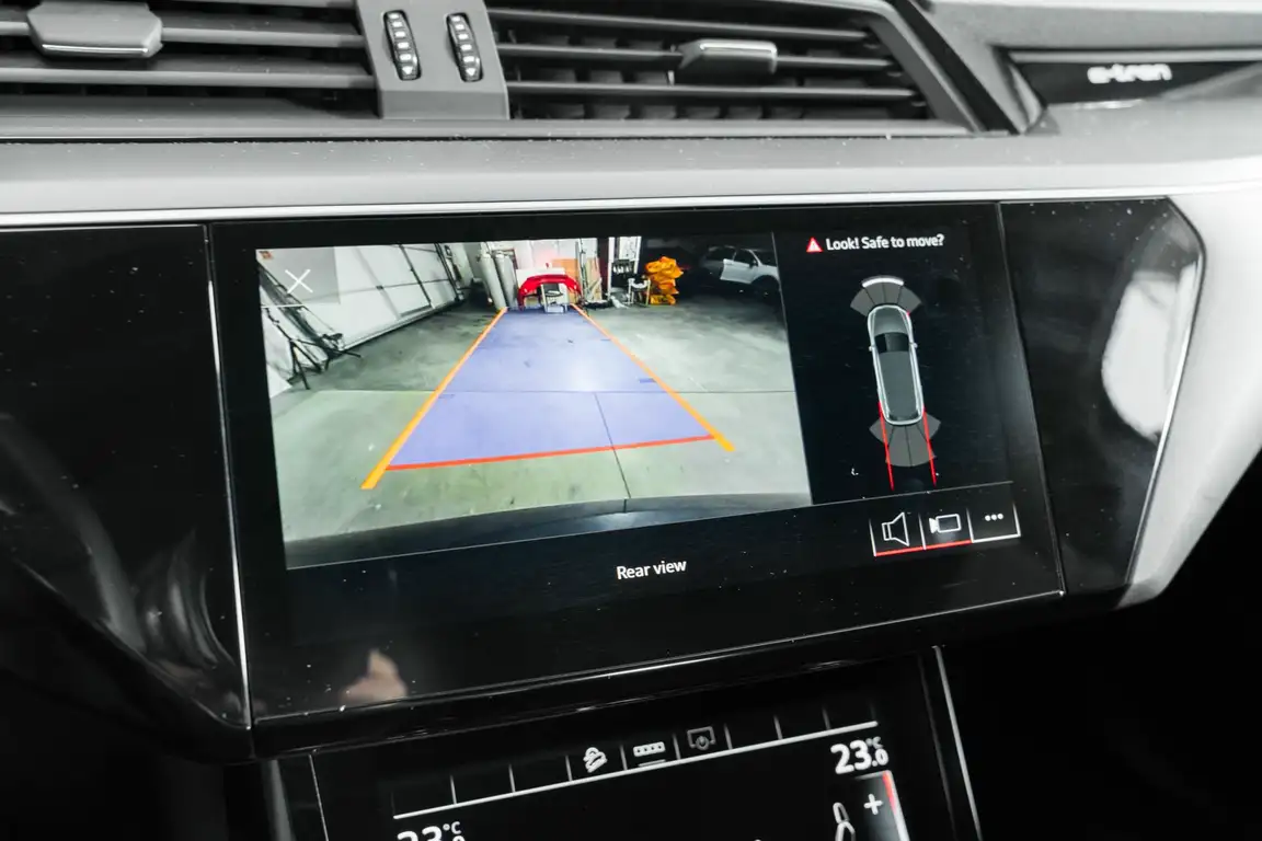 AUDI E-TRON