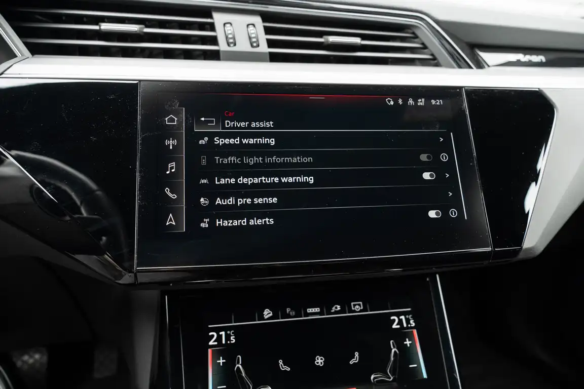 AUDI E-TRON