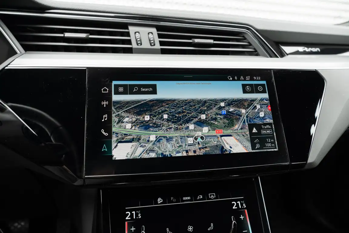 AUDI E-TRON