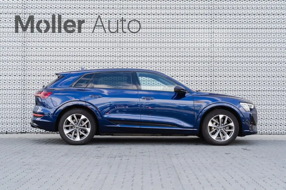 AUDI E-TRON