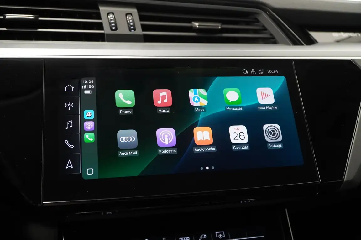 AUDI E-TRON