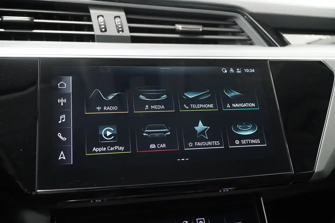 AUDI E-TRON