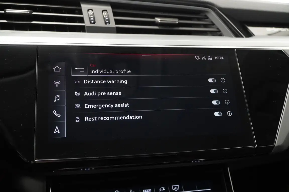 AUDI E-TRON