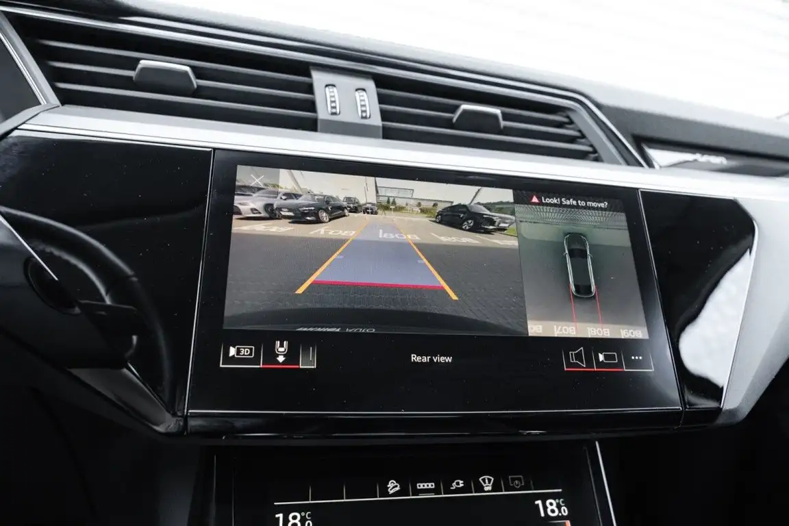AUDI E-TRON