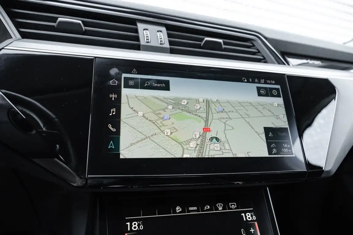 AUDI E-TRON