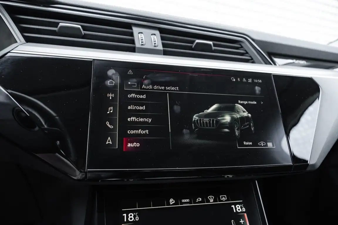 AUDI E-TRON