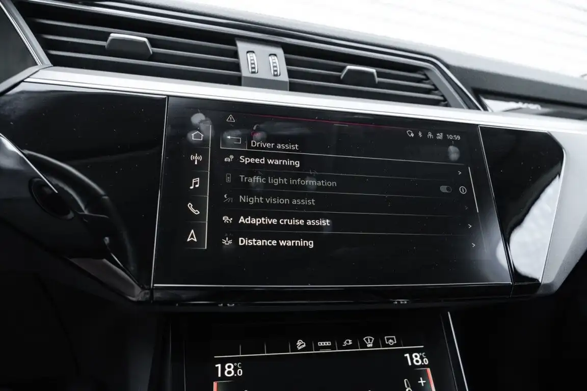 AUDI E-TRON