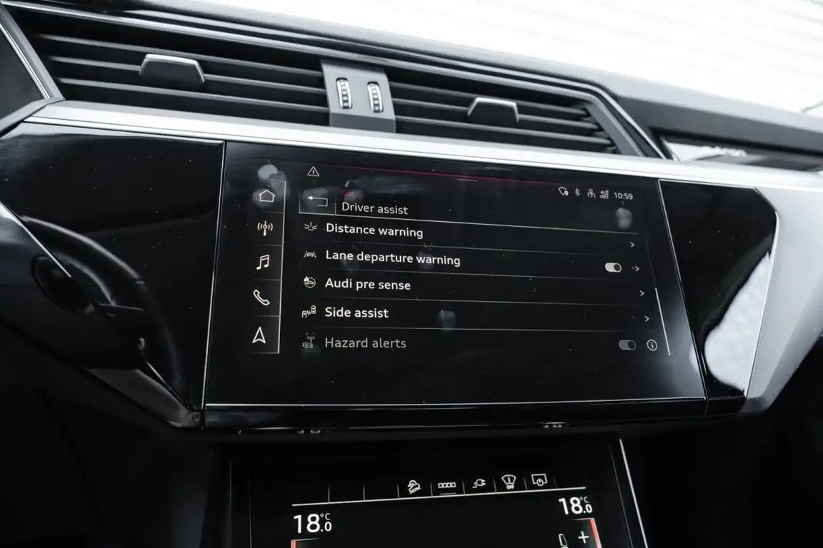 AUDI E-TRON