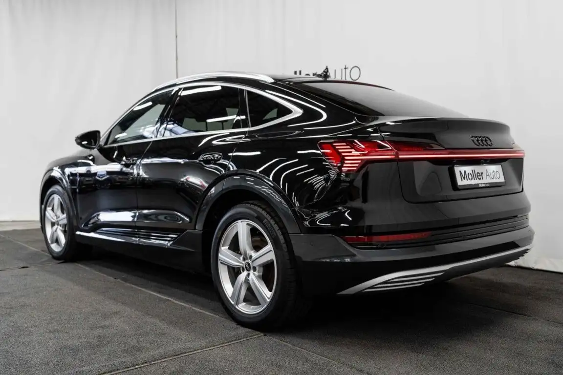 AUDI E-TRON