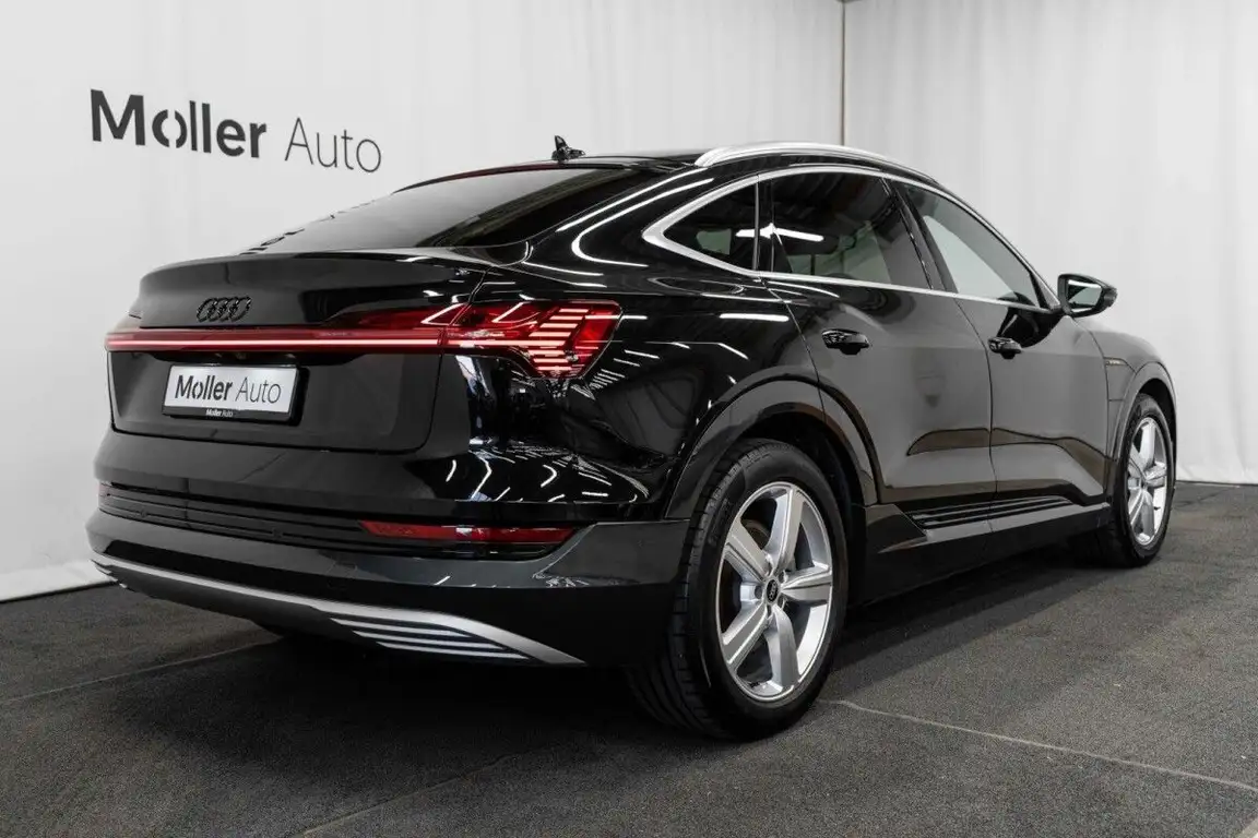 AUDI E-TRON