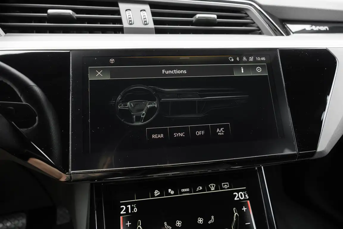AUDI E-TRON