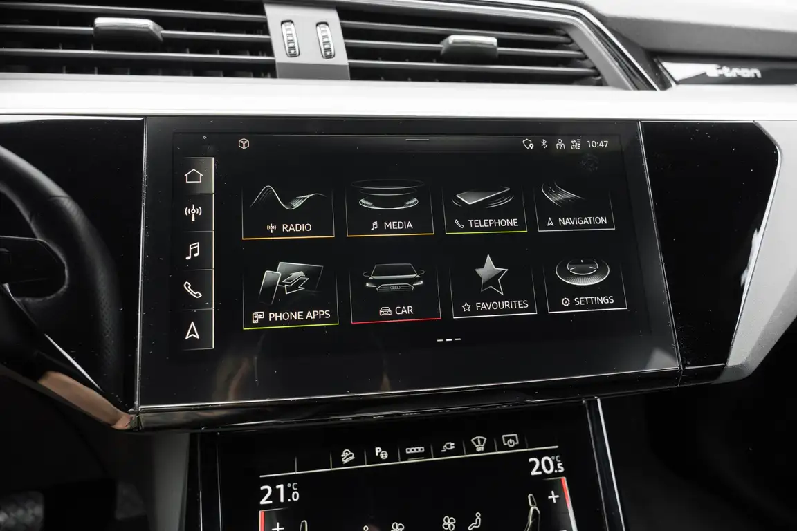 AUDI E-TRON