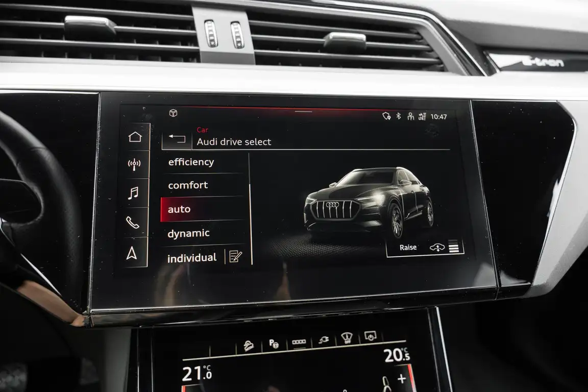 AUDI E-TRON