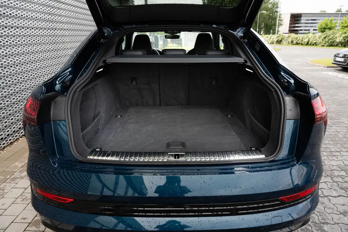 AUDI E-TRON