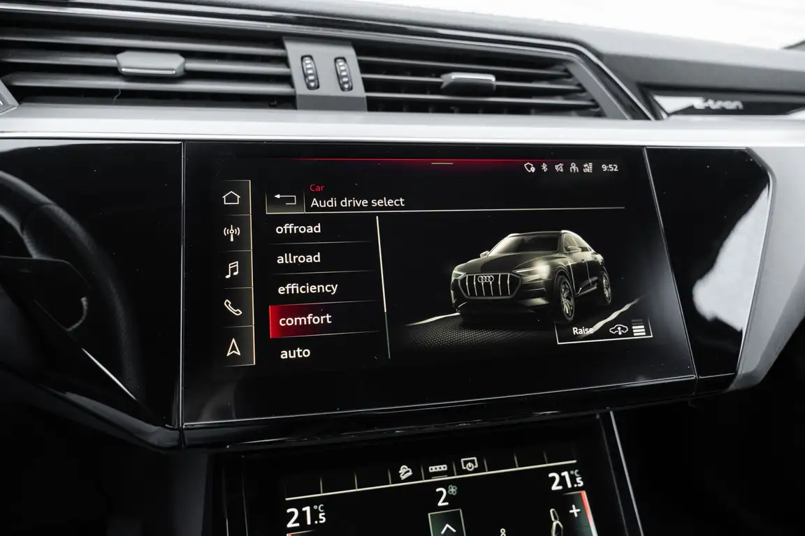 AUDI E-TRON
