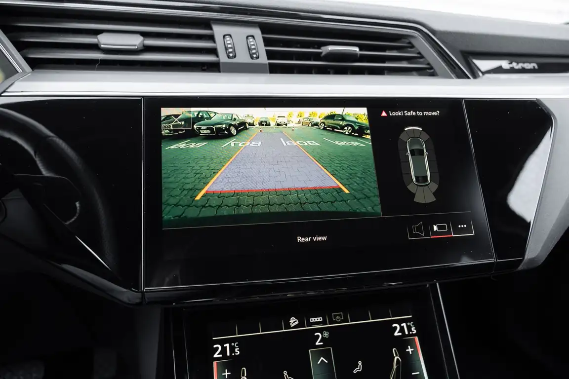 AUDI E-TRON
