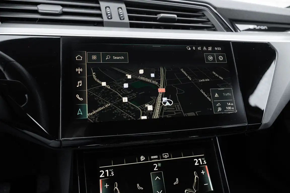 AUDI E-TRON