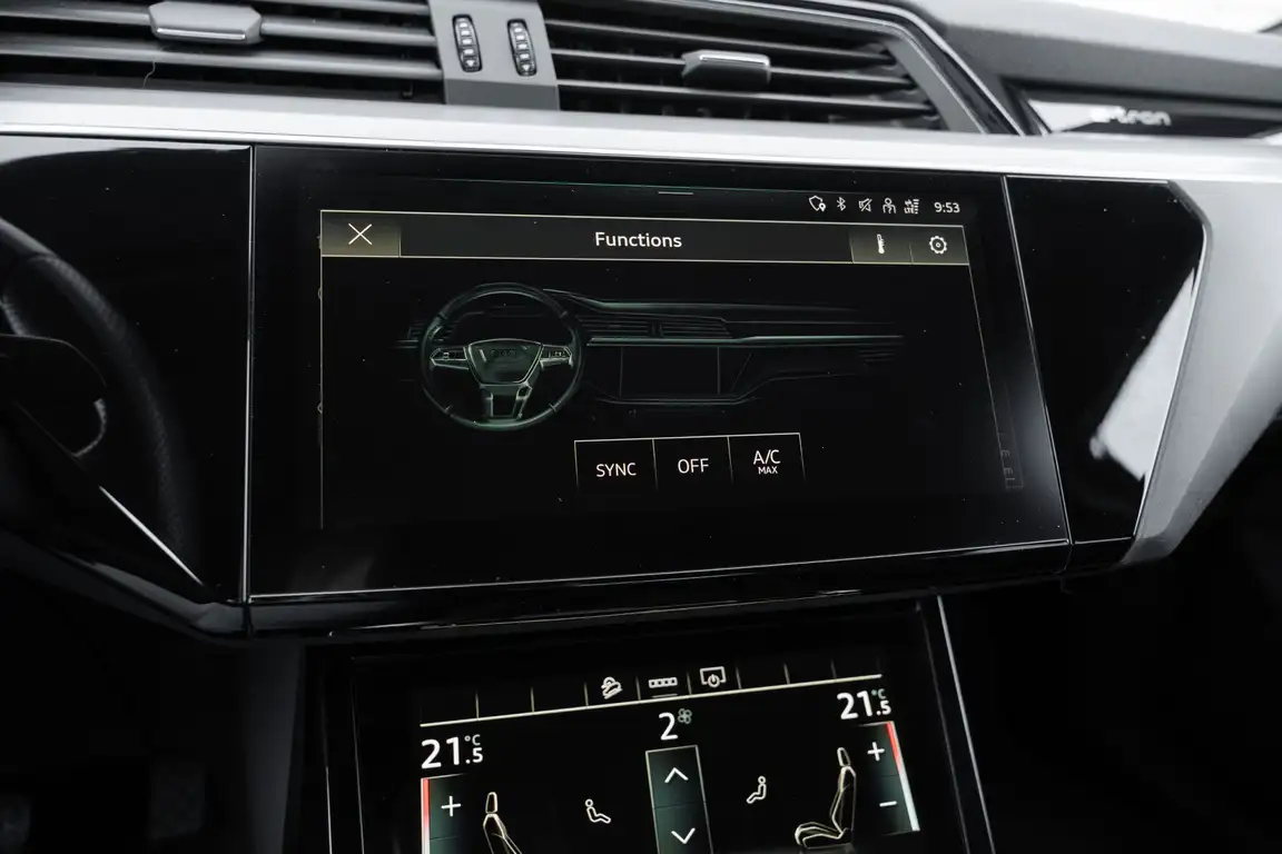 AUDI E-TRON