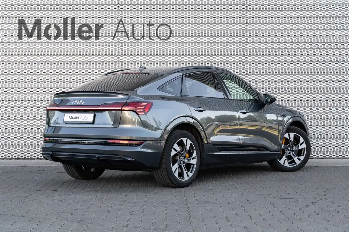 AUDI E-TRON