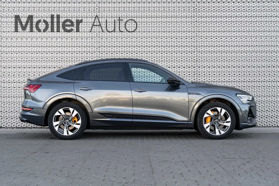 AUDI E-TRON