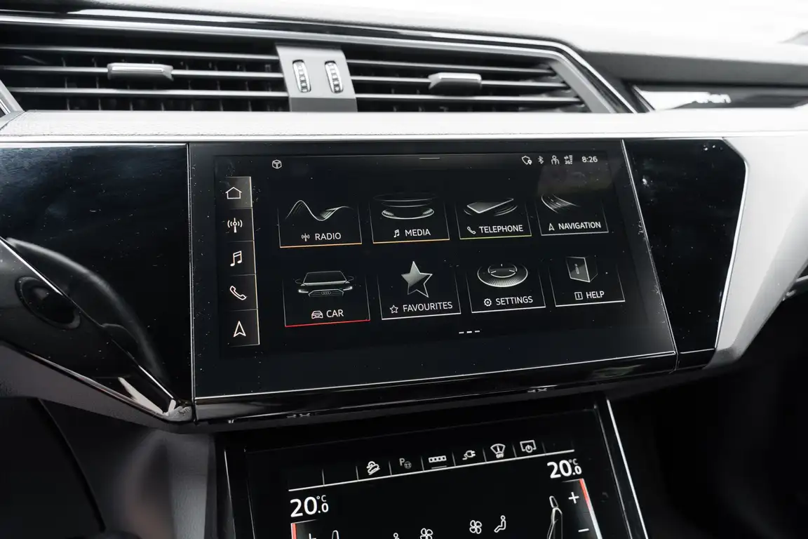 AUDI E-TRON