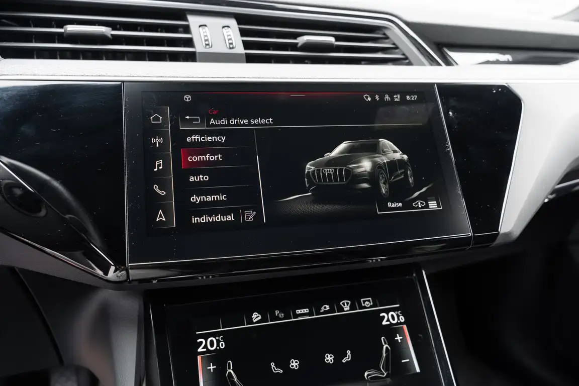AUDI E-TRON