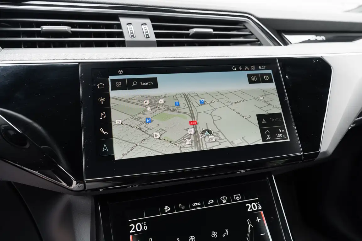AUDI E-TRON