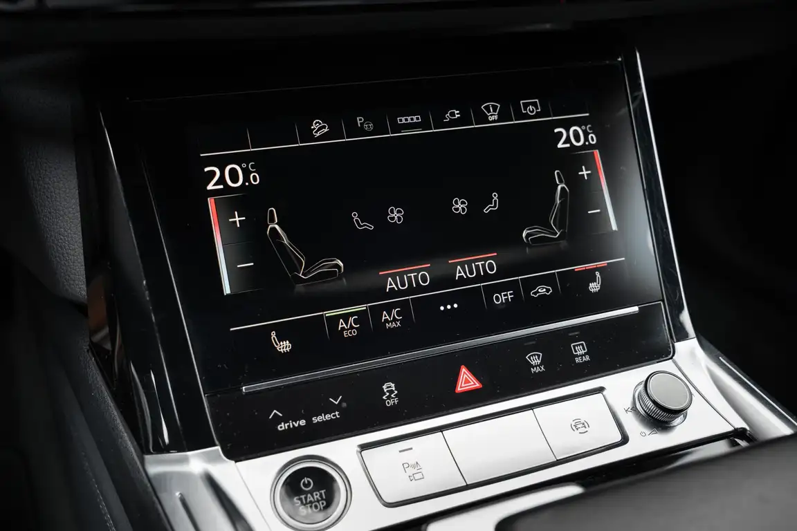 AUDI E-TRON