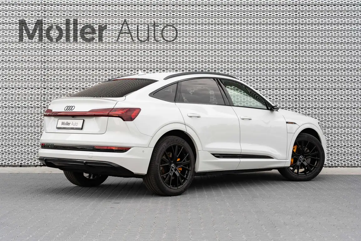 AUDI E-TRON