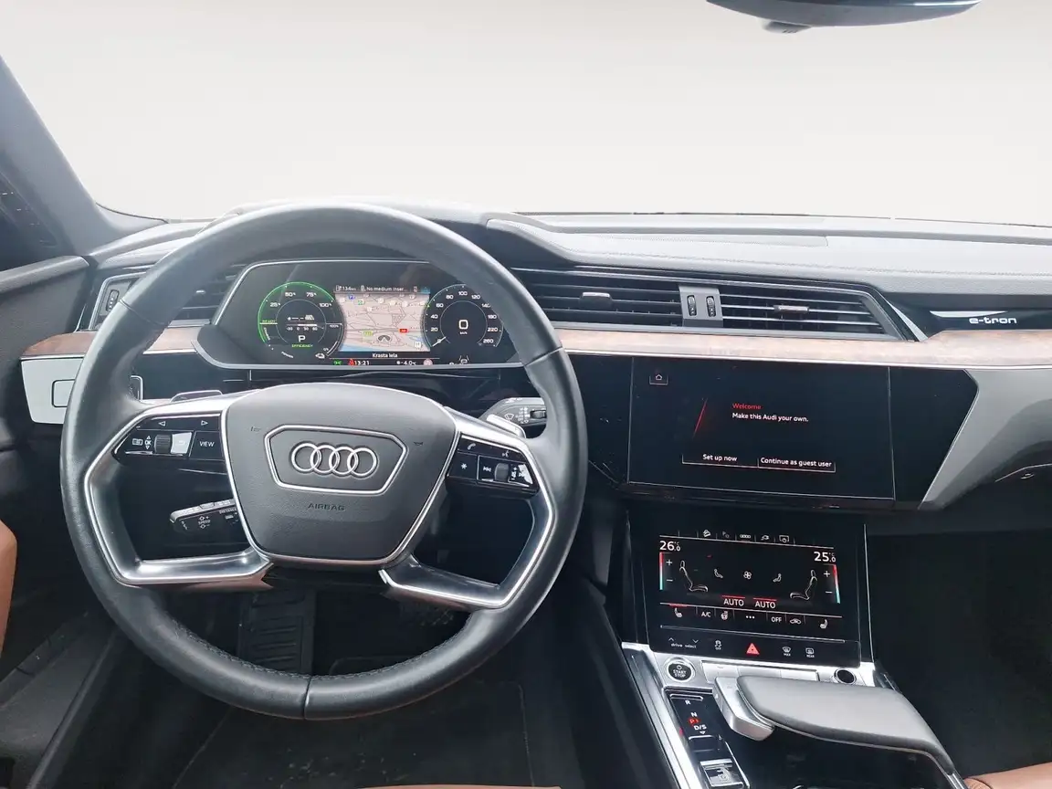 AUDI E-TRON