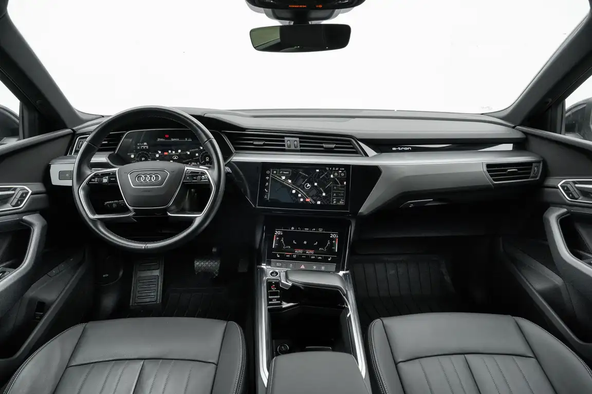 AUDI E-TRON