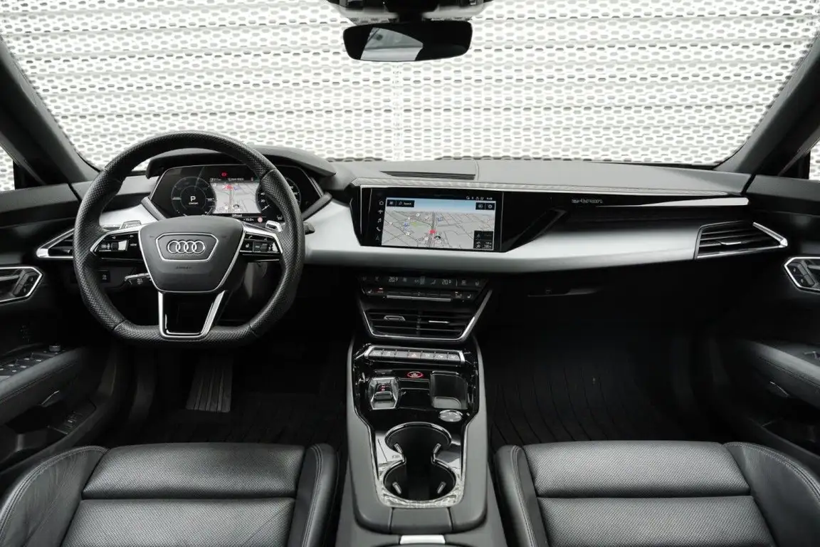 AUDI E-TRON GT