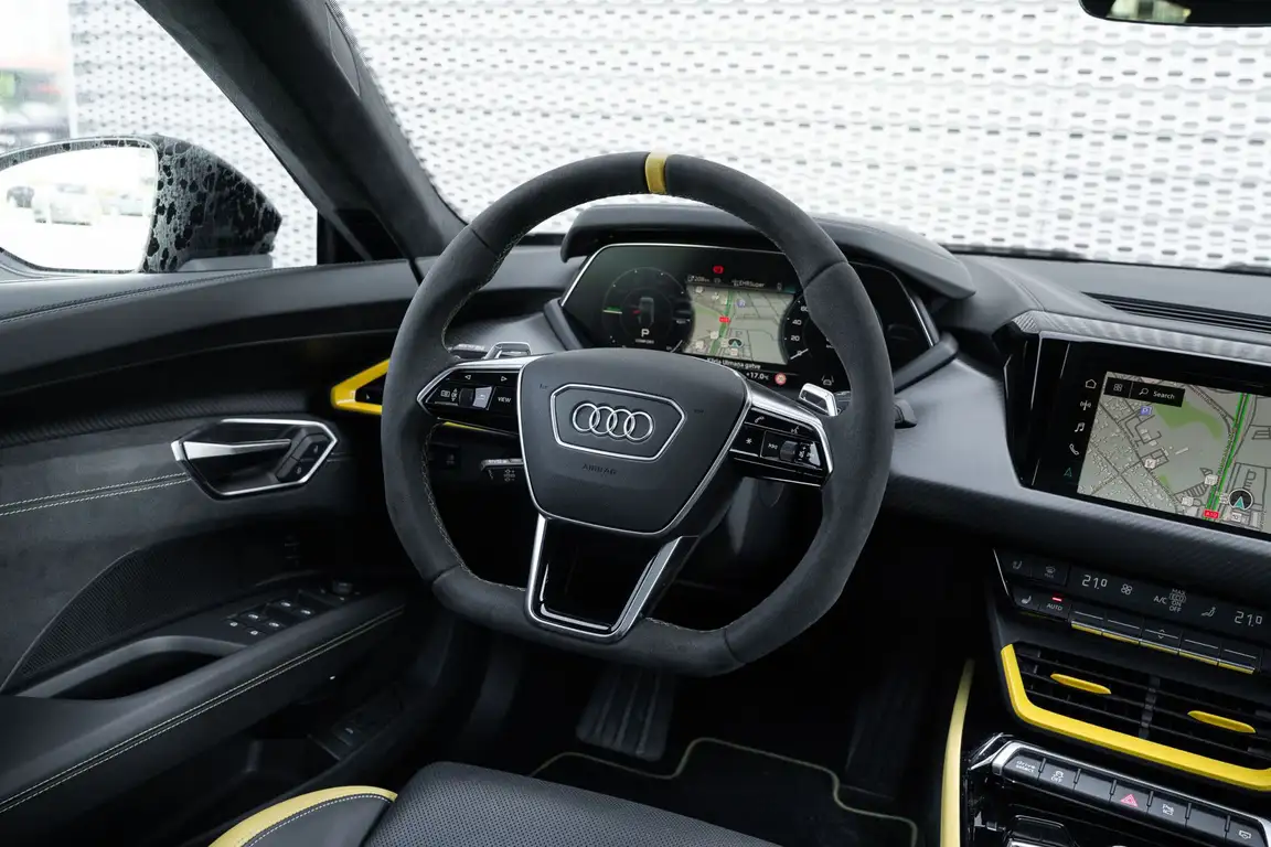 AUDI E-TRON GT
