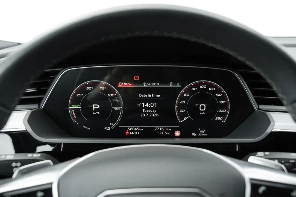 AUDI E-TRON