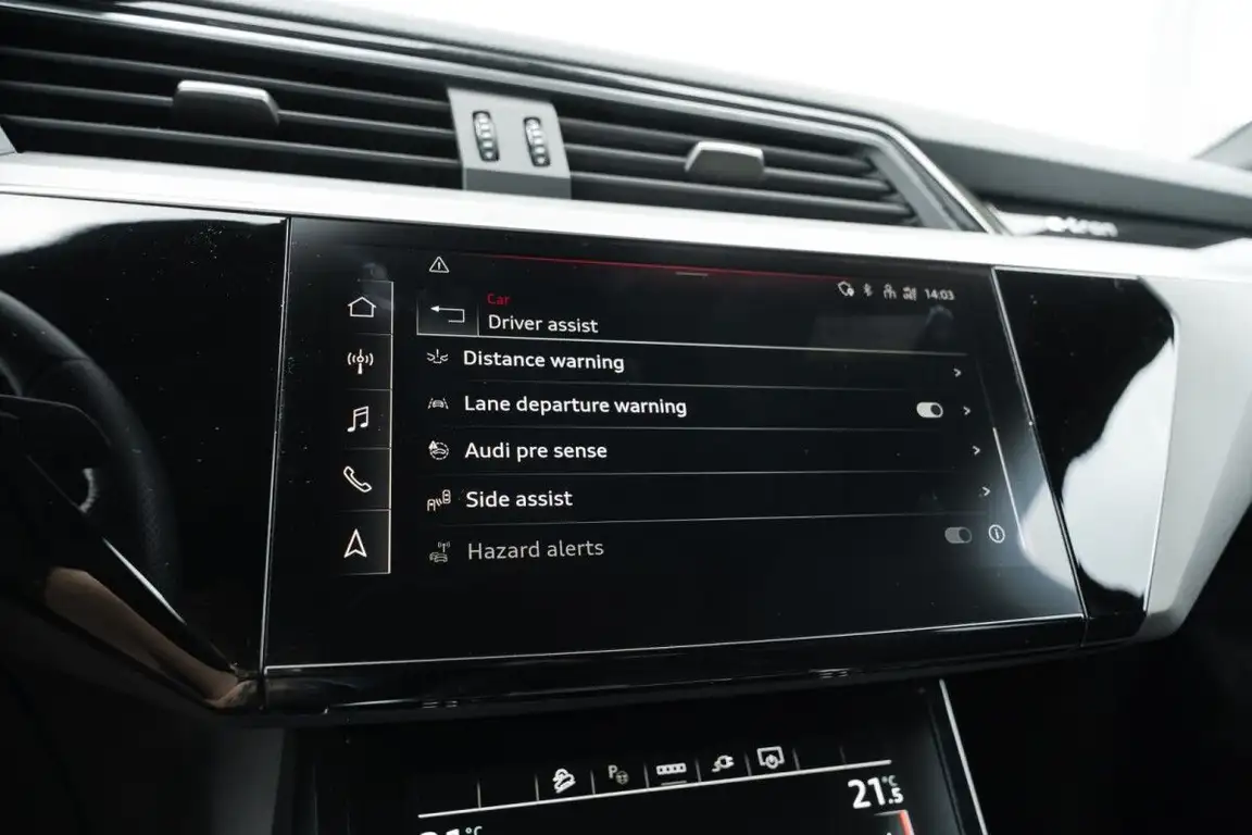 AUDI E-TRON