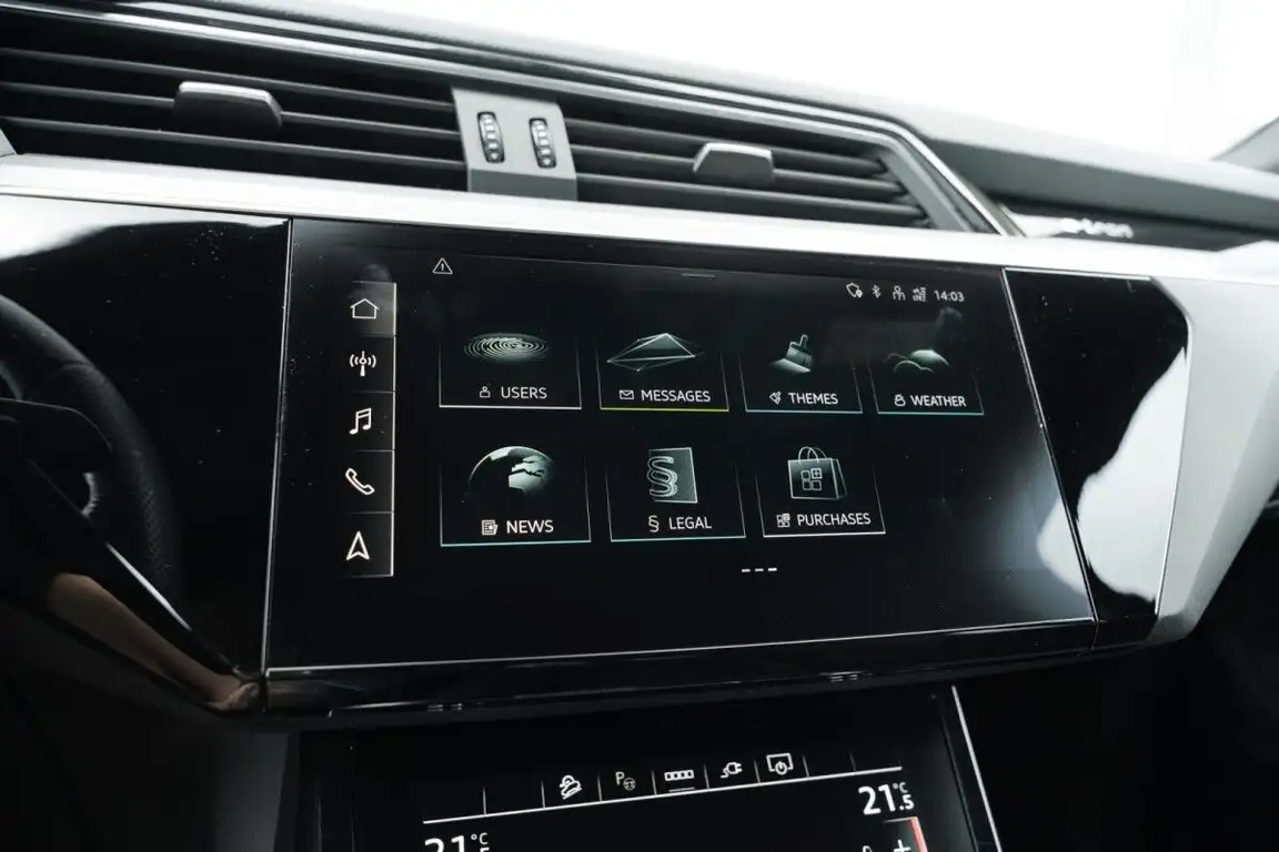 AUDI E-TRON