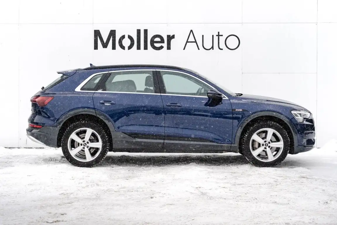 AUDI E-TRON