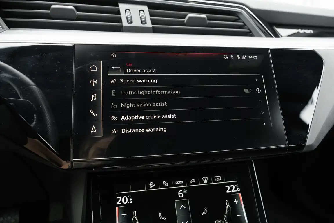 AUDI E-TRON