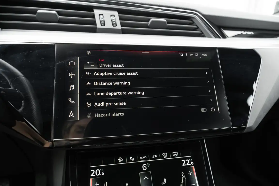 AUDI E-TRON