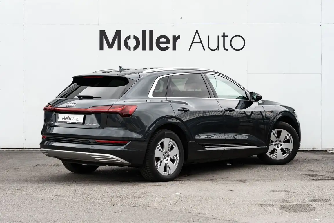 AUDI E-TRON
