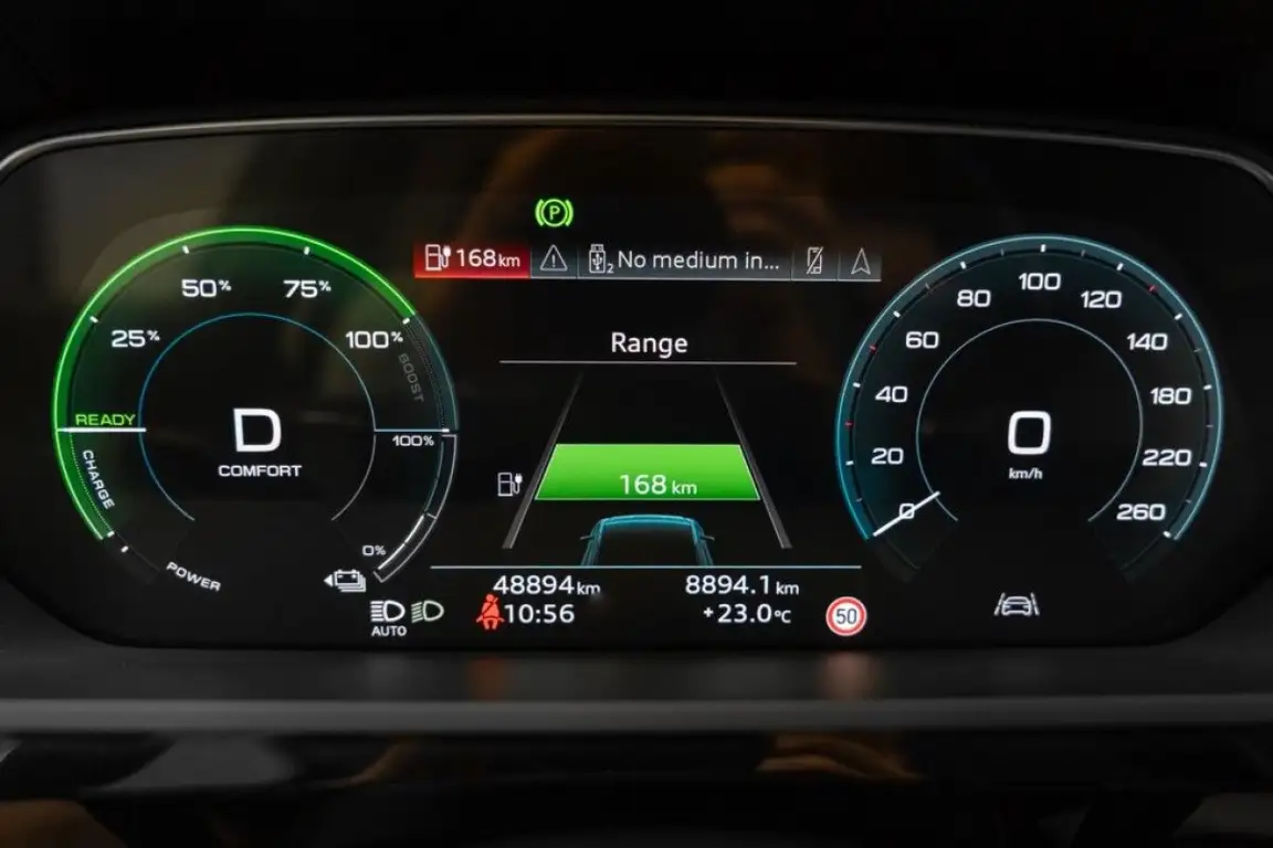 AUDI E-TRON