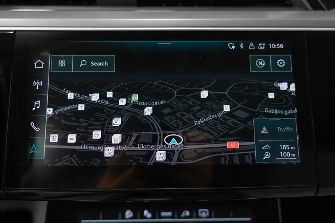 AUDI E-TRON