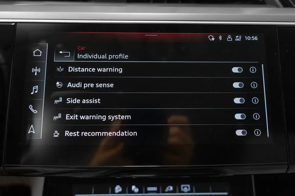 AUDI E-TRON