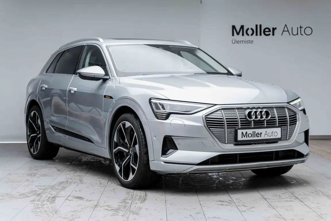 AUDI E-TRON