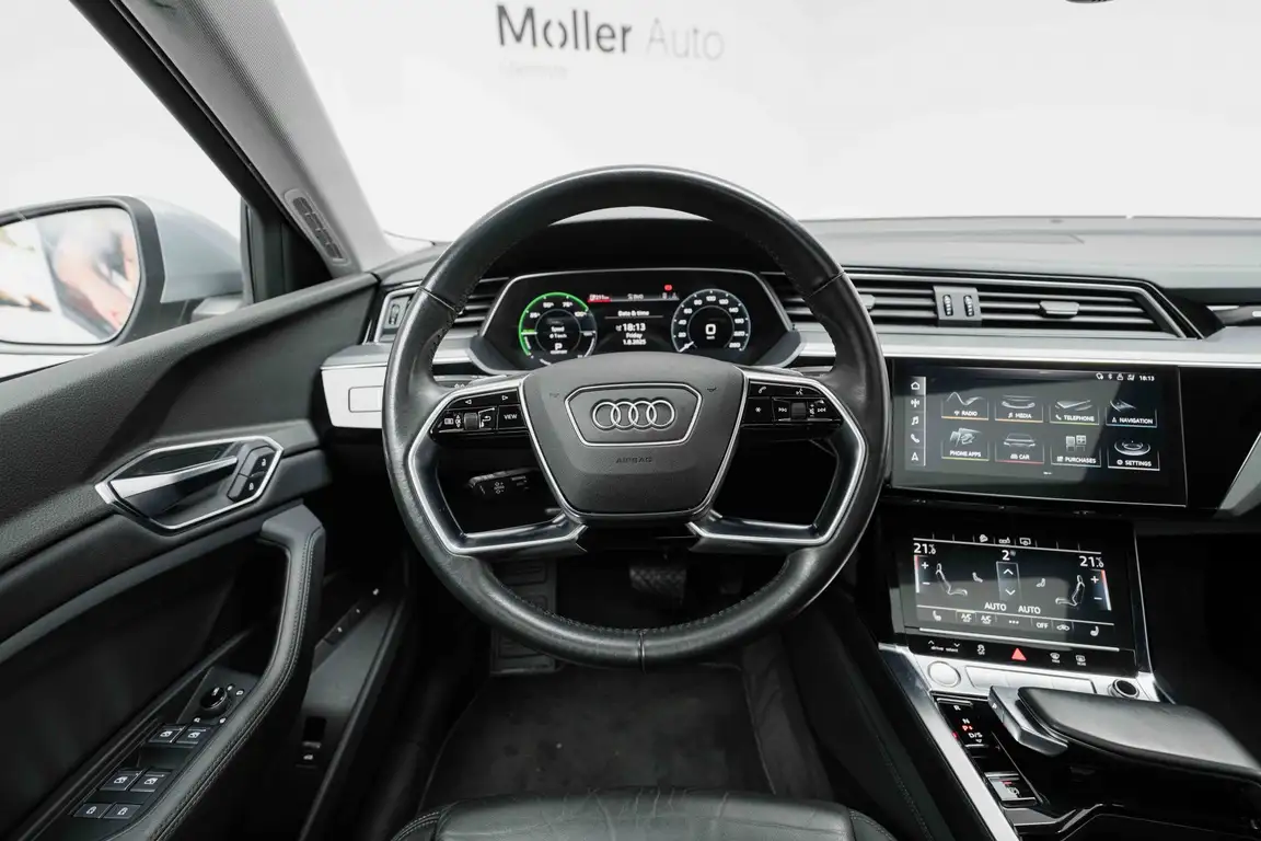 AUDI E-TRON