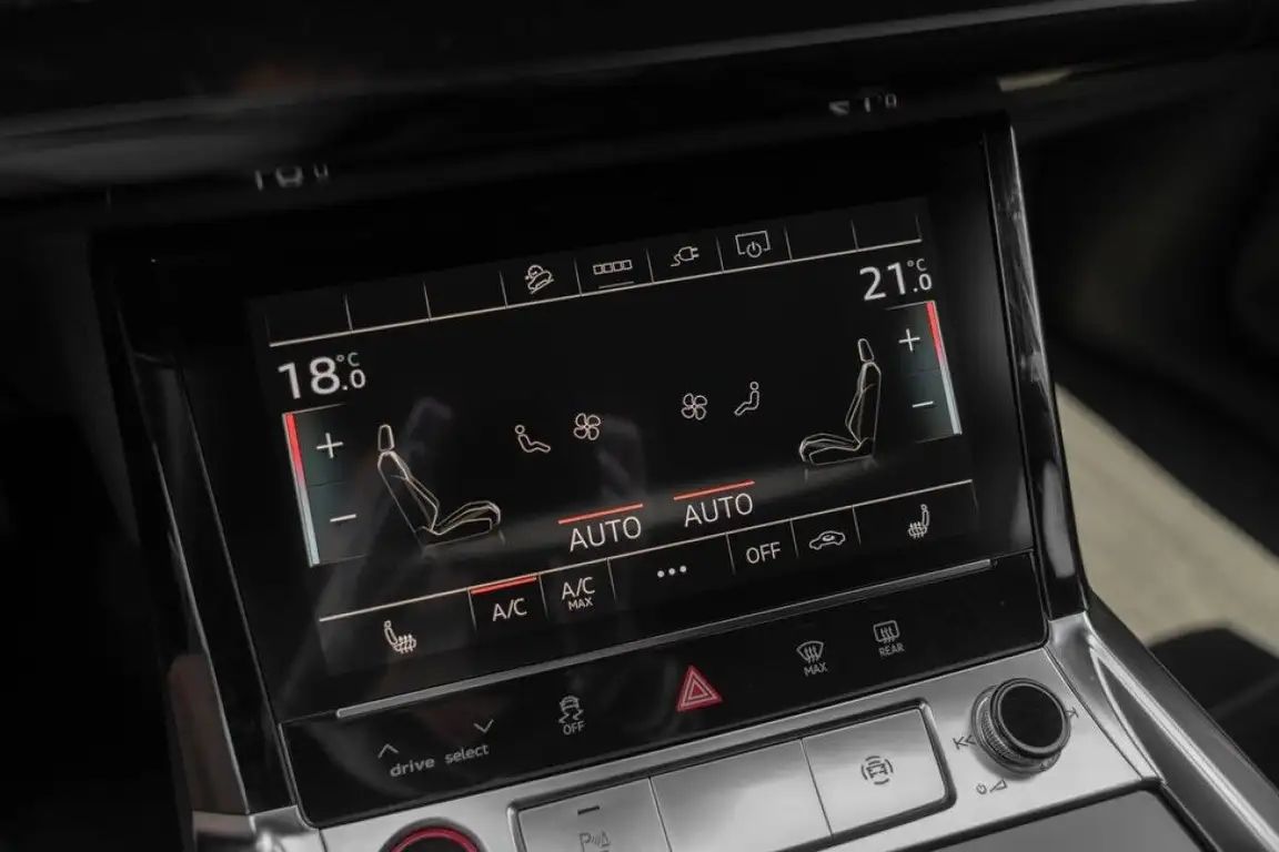 AUDI E-TRON S