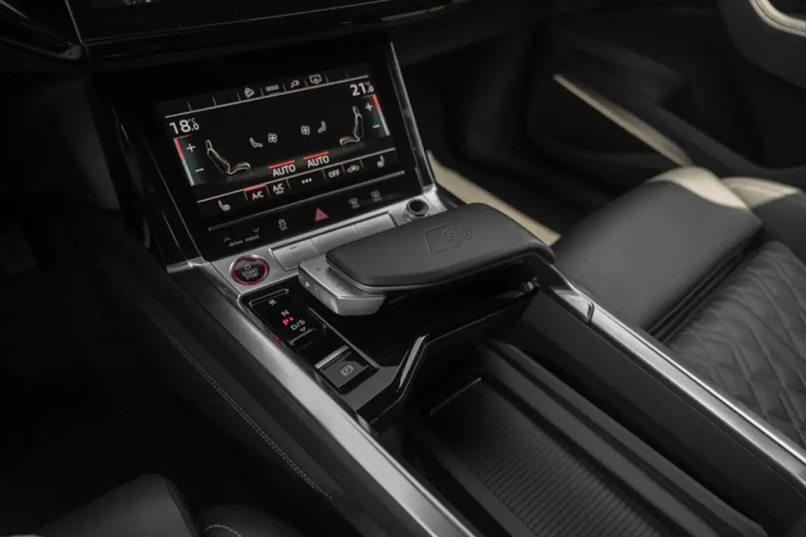 AUDI E-TRON S