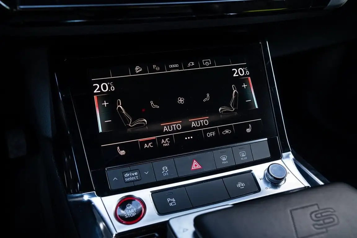 AUDI E-TRON S